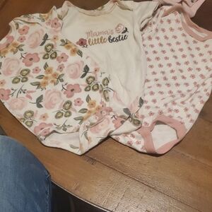 🐻 Baby Gear Floral Bodysuits - Pink and Cream